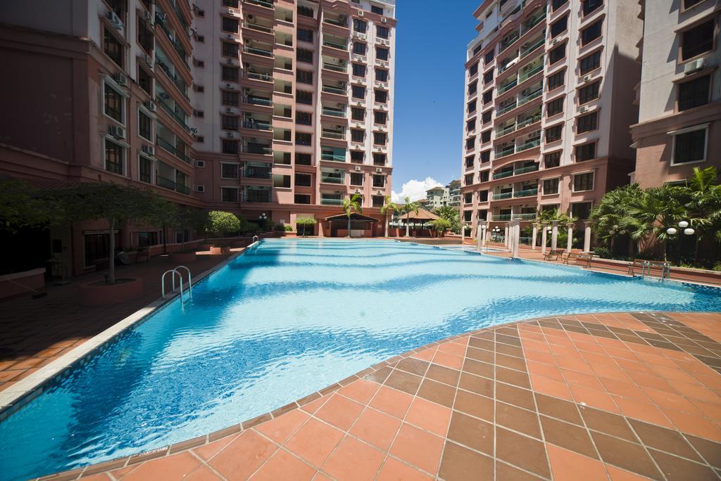 Apartamento Nana Marina Court Kota Kinabalu Exterior foto